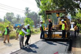 Rekonstruksi ruas Pekkae-Takkalalla Barru masuki tahap "trial mix"