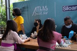 Siloam-ATLAS Beach Fest berikan pemeriksaan kesehatan gratis peringati Hari Jantung