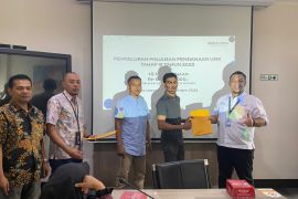 Bandara SSK II Pekanbaru bantu petani dan pedagang sekitar