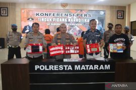 Polisi mengembangkan kasus pasutri miliki satu ons sabu-sabu ke arah TPPU