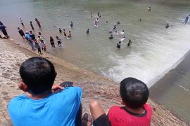 Ritual Mandi Safar tradisi Kerajaan Atinggola Gorontalo