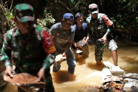 BABINSA BERJUANG DEMI AIR BERSIH SUKU BAJO Page 2 Small