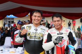 Gubernur Kaltara "jajal" pembalap nasional Doni Tata