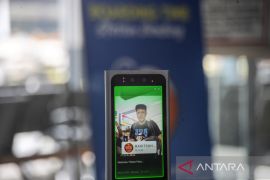 Uji coba pemindaian wajah di Stasiun Bandung