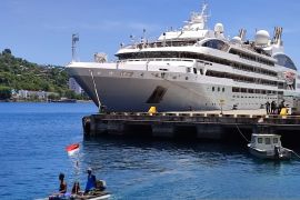 Kapal pesiar Le Soleal berbendera Perancis bawa 201 wisman kunjungi Jayapura