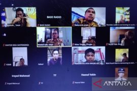 Diskominfo Sinjai memberikan domain kepada 35 desa kembangkan potensinya