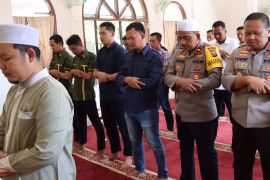 Polres Tanjungbalai gelar shalat  gaib pascatragedi Kanjuruhan Malang