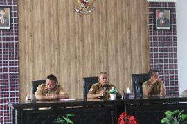 Pemkab Polewali Mandar melakukan aksi atasi kemiskinan ekstrem