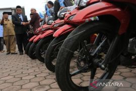 Aceh Barat bagikan 100 unit sepeda motor kepada imam masjid