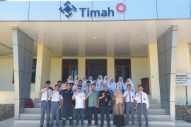 Pelajar SMAN 1 Simpang Pesak belajar sejarah tentang timah dan kunjungi kampoeng Reklamasi Selinsing