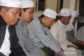 Wabup HSS hadiri gerakan sholat subuh Jum'at berkah