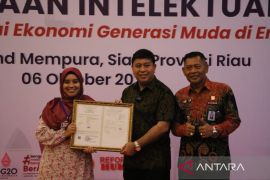 Stafsus Menkumham ajak pelaku UMKM Siak populerkan produk secara daring