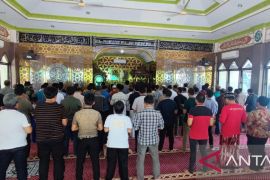 Kemenag Sulsel meminta jajaran shalat ghaib untuk korban MTsN 19 Jakarta