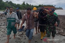 Nelayan hilang terbawa arus di Pantai Maras ditemukan meninggal