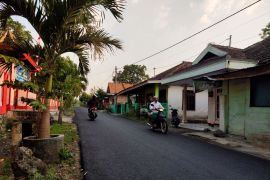 Pemkab Kediri perbaiki akses jalan menuju Desa Wisata Gua Jegles