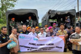 Bank Syariah Indonesia  salurkan bantuan untuk korban banjir di Aceh Utara