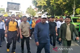 Pangdam Pattimura ajak warga jaga kesehatan dengan jalan sehat
