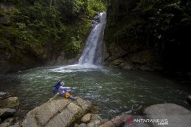 Saving Meratus Mountains with geopark concept