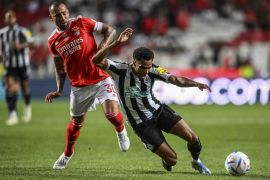 Newcastle bantai Brentford 5-1, Leicester kian merana