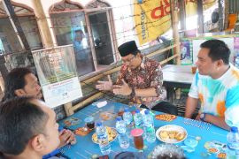 Pemkab Sidoarjo pindahkan makam untuk "frontage road"