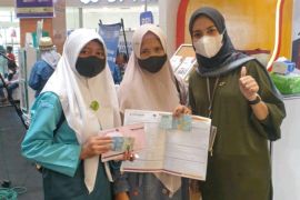 Buka tabungan Simpel BRK Syariah di Mall SKA setoran awal nol rupiah