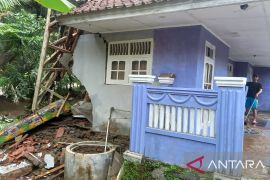 83 rumah terdampak luapan air Sungai Cibareno di Cisolok