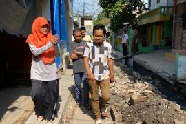 Pimpinan DPRD soroti pembangunan infrastruktur di kawasan perkampungan Surabaya