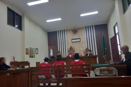 Hakim PN Tanjungjarang vonis tiga terdakwa kurir 31,48 kilogram ganja 18 tahun penjara