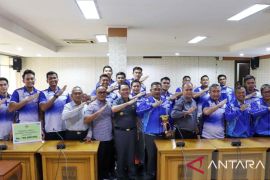 Pemkab Bekasi beri bonus tim voli putra PDAM Tirta Bhagasasi