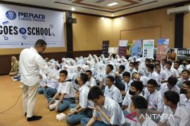 Seratusan siswa SMAN 2 Padang dapat pencerahan hukum dari Peradi