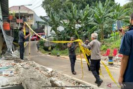 Polsek Cilandak lepas garis polisi di MTsN 19 guna perbaikan