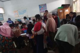 Puluhan anak korban banjir di Kabupaten Lebak diberikan terapi trauma healing