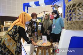 "Jatim Fair" 2022, stan UMKM Pelindo raih penghargaan tematik terbaik