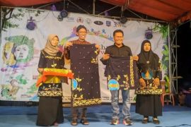 Motif Kembang Rawe perkaya koleksi batik khas Magetan