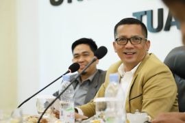 Bupati Adil bantah tolak kedatangan Gubri ke Meranti