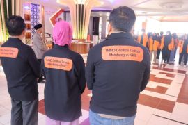 Mahasiswa Unja mengikuti program TMMD