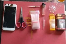 Pengedar narkoba tidak berkutik ditangkap polisi