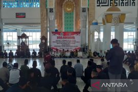 Brimob Polda Sultra-PSSI doakan korban tragedi Kanjuruhan