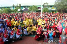 Bupati ingatkan pelajar SMA jangan menikah muda