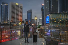 DKI Kemarin, dari halte Bundaran HI hingga Anies bersepeda