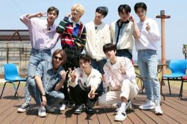 Album "Maxident" dari boy group K-pop Stray Kids  sukses terjual lebih dari 2 juta kopi