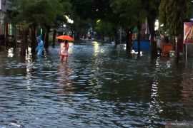 Peringatan hujan lebat di sejumlah wilayah Indonesia, termasuk Sumbar