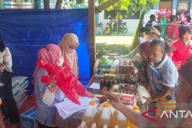 Pemkab Jayawijaya gelar pasar murah komoditas di jalur tol udara