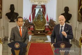 FIFA president visit momentum to change national football: Widodo