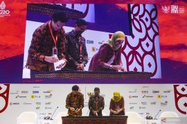 Setelah Cirata, PLN siap kerjakan proyek PLTS terapung Singkarak dan Saguling untuk wujudkan transisi energi