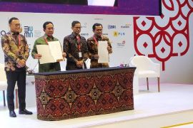Bukit Asam kembangkan PLTS di area pabrik SIG