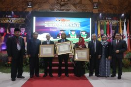 UPI gelar acara pidato kehormatan 3 guru besar yang akan purna bakti