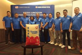 Produk inovasi Semen tahan air pertama di Indonesia hadir di Pekanbaru