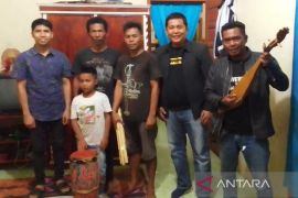 Sisi peduli pelestarian budaya "uning-uningan" Batak Toba