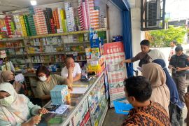 Polda Sumbar sidak apotek di Padang terkait kasus gagal ginjal akut